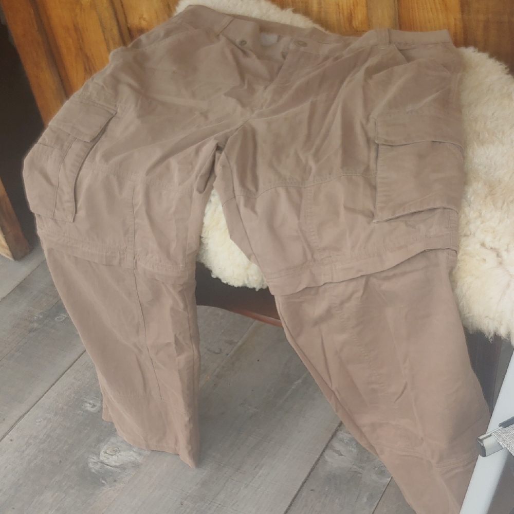 Magellan Outdoors Men's Cargo Pants in Tan